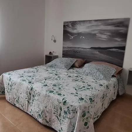Beautiful Garden Flat Nearly Refurbished Free Wifi Коральео